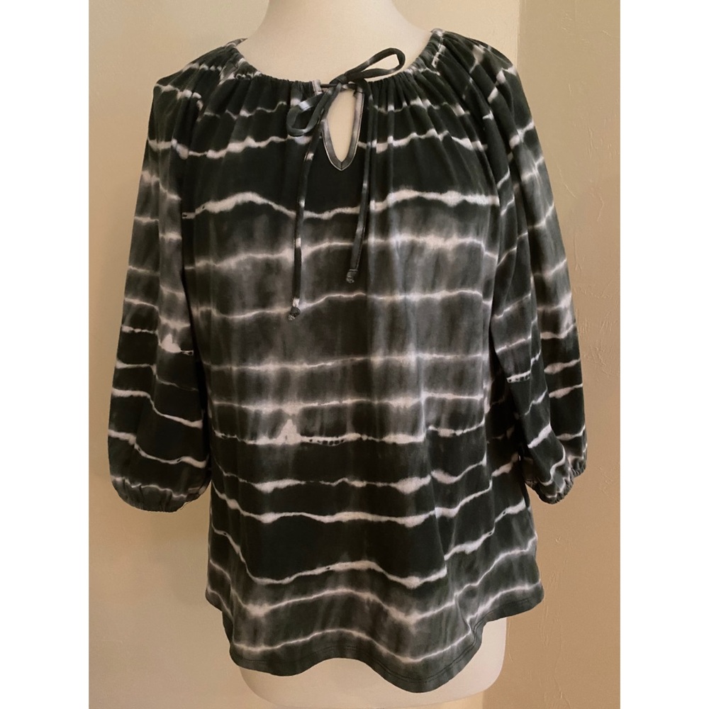Jones New York knit top.